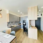 Apartman Panorama Deluxe - Pool & Free Parking *