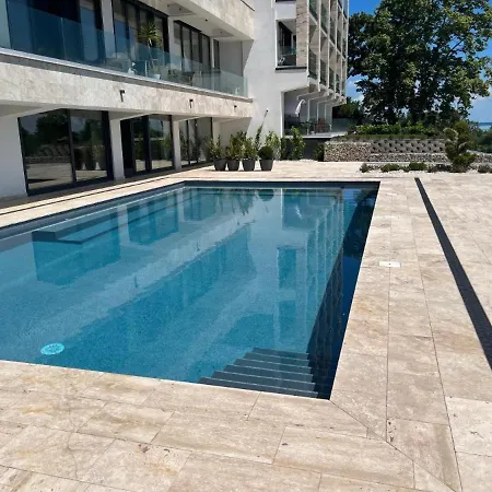 Апартаменты Panorama Deluxe - Pool & Free Parking Альшоэрш