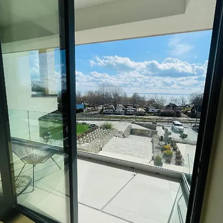 Panorama Deluxe - Pool & Free Parking * Альшоэрш